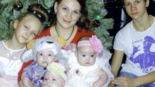В Кочубеевском районе вручили сертификат на материнский капитал семье с тройней
