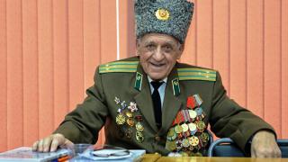 93-летний ветеран Алексей Цыбин из Невинномысска представил свою книгу «Мой взгляд»