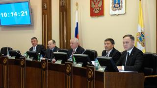 Закон об отзыве губернатора принят депутатами Думы Ставропольского края