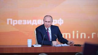 Владимир Путин: экономика России вышла из рецессии