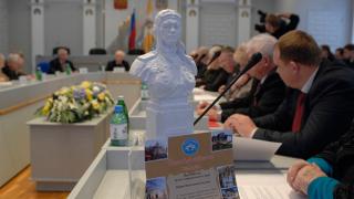 Меры по восстановлению памятников обсудили на совете старейшин в ДСК