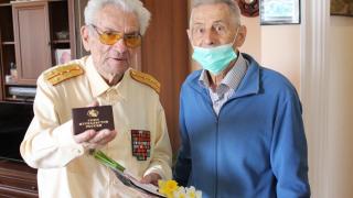 В Ставрополе сотрудники минсельхоза поздравили ветеранов с Днём Победы