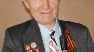 Председатель Совета ветеранов «Невинномысского Азота» Михаил Васютин отмечает 85-летие