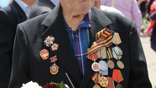 В День Победы 9 мая жители Нефтекумска благодарили ветеранов