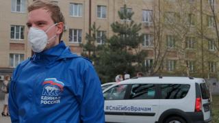 Спасибо врачам: «Единая Россия» передала две машины ставропольской краевой больнице