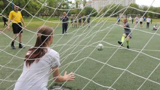 В Невинномысске в футбольном турнире приняли участие 12 команд девочек