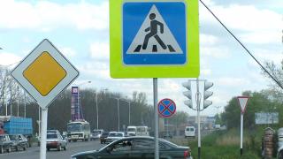 Современные дорожные знаки установили на автодороге «Кавказ» возле Невинномысска