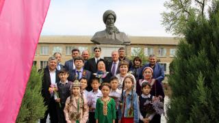 Юбилей туркменского поэта собрал в ауле Эдельбай около 1,5 тысячи соплеменников
