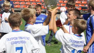 В Изобильном прошел детский краевой футбольный турнир памяти Александра и Михаила Перевертайло
