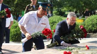 В День ВДВ губернатор Ставрополья почтил память погибших при выполнении воинского долга