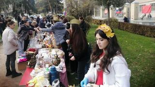 Марафон благотворительных ярмарок в поддержку военных запустили дети Кисловодска