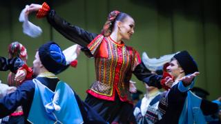 Ансамбль «Ставрополье» выступил с благотворительным концертом в Сенгилеевском