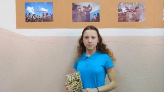 Выставку Эдуарда Корниенко в кадетской школе Ставрополя посмотрел тысячный посетитель