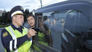 Ставропольские полицейские штрафуют водителей за тонировку, ксенон и глушители не по ГОСТу