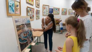 Воспитанники творческого центра открыли выставку своих работ в Ставрополе