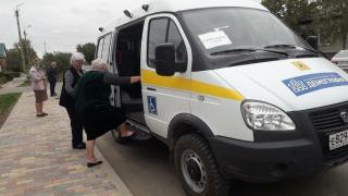 В селе Арзгир на Ставрополье работает социальное такси по доставке избирателей на участки