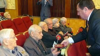 Кисловодские ветераны получают медали к юбилею Победы