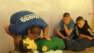 Ставропольские спасатели провели занятия для детей из летних лагерей