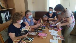 Библиотекари и соцработники помогают пожилым ставропольцам