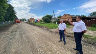 В Новоалександровском округе отремонтируют дорогу к двум образовательным учреждениям