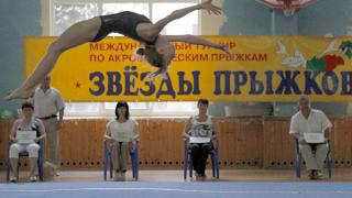 Награды соревнований «Звезды прыжков» по прыжкам на акробатической дорожке остались в Ставрополе
