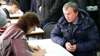 Вице-премьер Игорь Сечин вручил ключи от новых квартир пострадавшим при взрыве на «Ставролене»