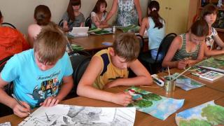 В художественной школе Буденновска даже летом не умолкают детские голоса