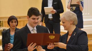 Президентскую премию нацпроекта «Образование» вручили молодым талантам Ставрополья