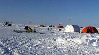 Экспедиция молодежной команды Бегака на Северном полюсе идет по плану