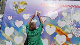 «Стену благодарности» медикам возвели в Ставрополе в День города