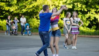 Красиво танцевать вас научат в парке Победы Ставрополя