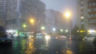 Из-за дождя движение на дорогах Ставрополя затруднено