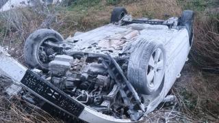 Автомобиль опрокинулся и загорелся в Новоалександровском округе Ставрополья
