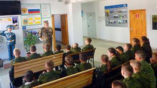 Уроки воинского этикета начались у ставропольских кадетов