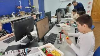 В Пятигорске открылась летняя школа для юных инженеров и программистов