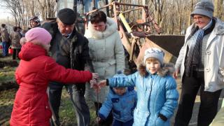 Субботник по возрождению Аллеи Славы провели в селе Донском