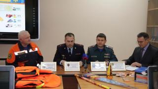 Ставропольские спасатели и полицейские рассказали о безопасном поведении в новогодние праздники