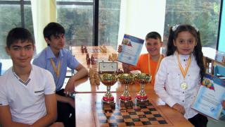 Четверо воспитанников Невинномысской школы № 1 стали чемпионами Ставрополья по шахматам