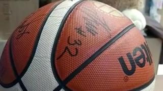 Кисловодские журналисты подарили школьникам ЛНР мяч с Олимпийских игр