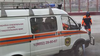 Ставропольские спасатели помогли полиции задержать подозреваемого, не дав ему спрыгнуть с крыши