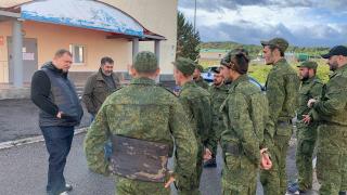 Глава Предгорья встретился с мобилизованными жителями на сборах в КЧР