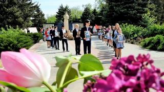 В селе Туркменского округа 40 лет назад открыли мемориальный комплекс
