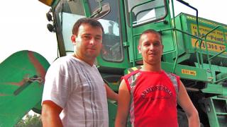 В колхозе имени Чапаева села Кочубеевское подводят итоги уборки урожая