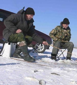 Зимняя рыбалка на Маныче закончилась спасательными работами