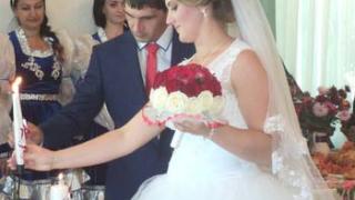 Свадьбу в русском стиле сыграли для молодоженов в Андроповском районе