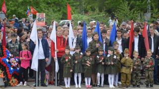 Танк «Жигули» и сводный хор. Как праздновали 9 мая в селе Дивном