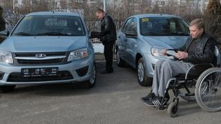 30 инвалидов получили ключи от новых автомобилей в Ставрополе