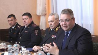 Губернатор Владимир Владимиров встретился с участковыми уполномоченными полиции за чашкой чая