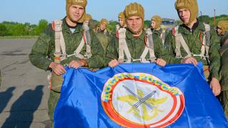 118 ставропольских курсантов совершили первый прыжок с парашютом