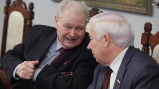 Героев России и Советского Союза и полных кавалеров ордена Славы поздравили в правительстве края